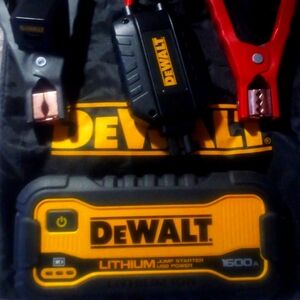 DeWalt 1600a battery jumper kit